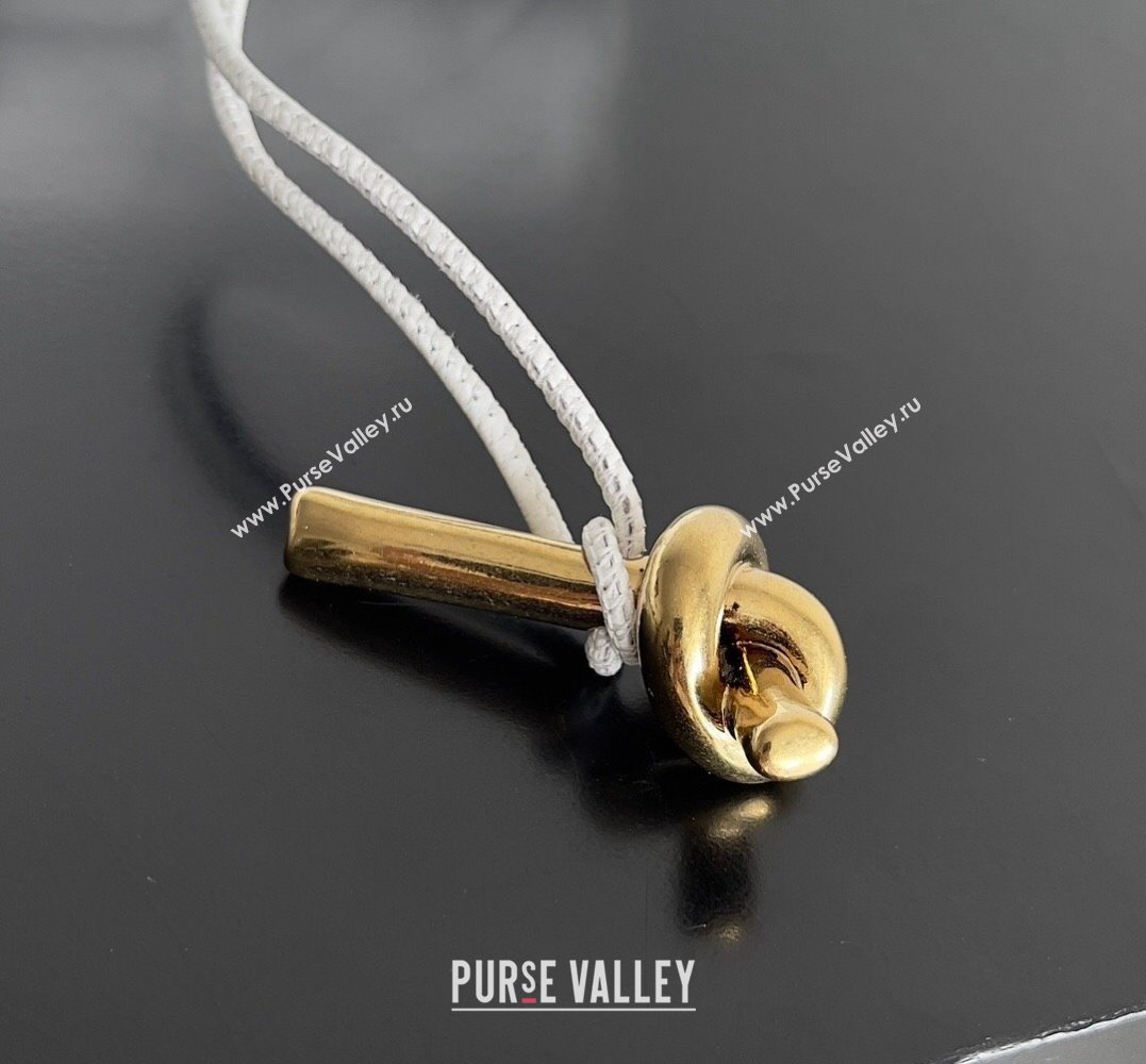 Bottega Veneta Long Clutch Andiamo With Handle Intrecciato leather bag White with metallic knot closure 2024 (misu-23122031)