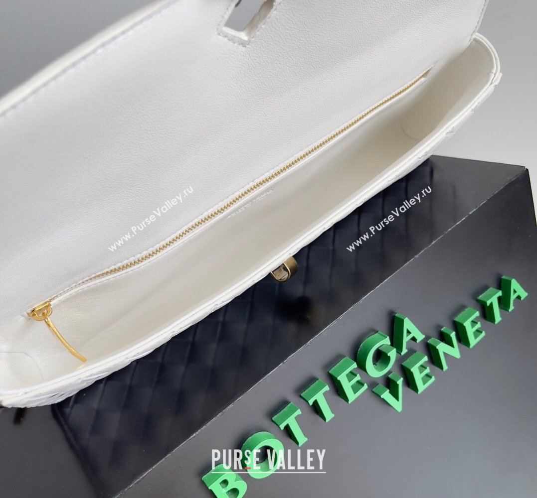 Bottega Veneta Long Clutch Andiamo With Handle Intrecciato leather bag White with metallic knot closure 2024 (misu-23122031)