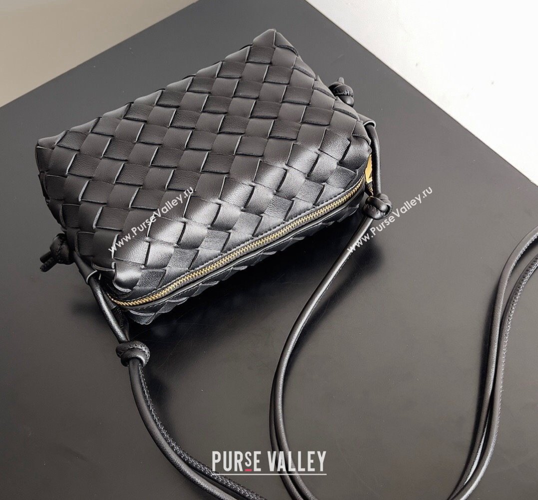 Bottega Veneta Mini Loop Camera Intrecciato leather cross-body Bag Black 2024 (misu-23122007)