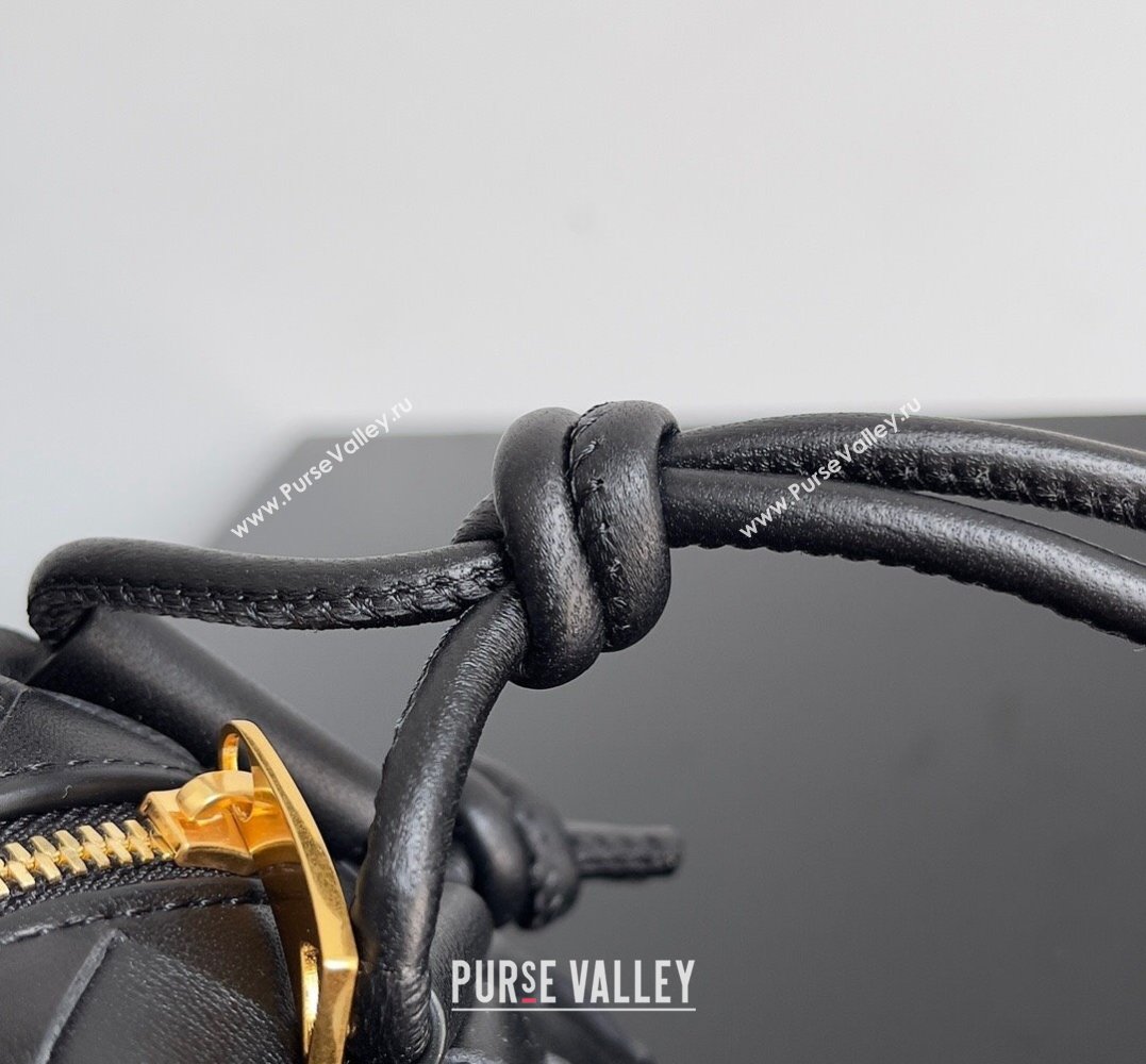 Bottega Veneta Mini Loop Camera Intrecciato leather cross-body Bag Black 2024 (misu-23122007)