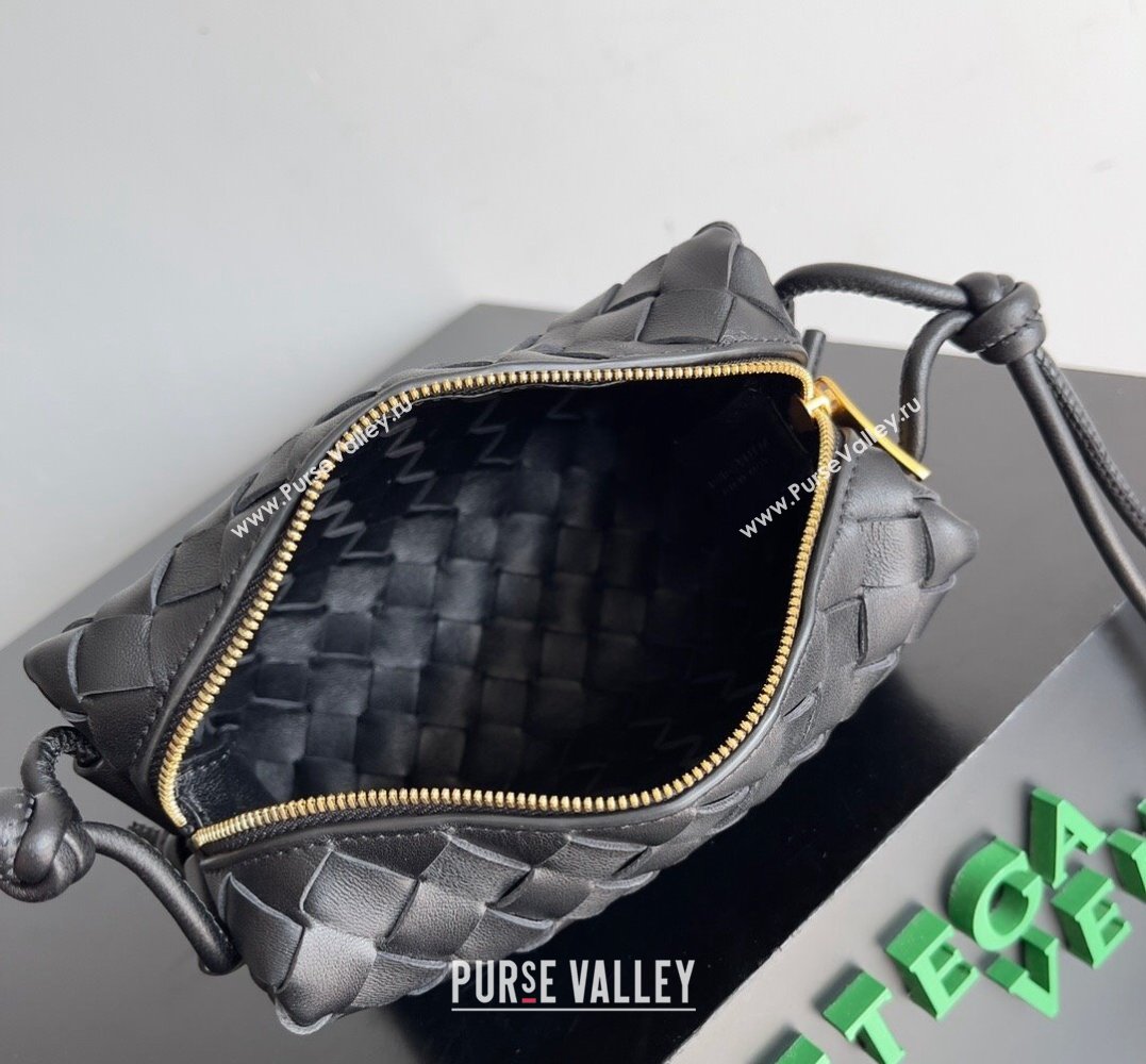 Bottega Veneta Mini Loop Camera Intrecciato leather cross-body Bag Black 2024 (misu-23122007)