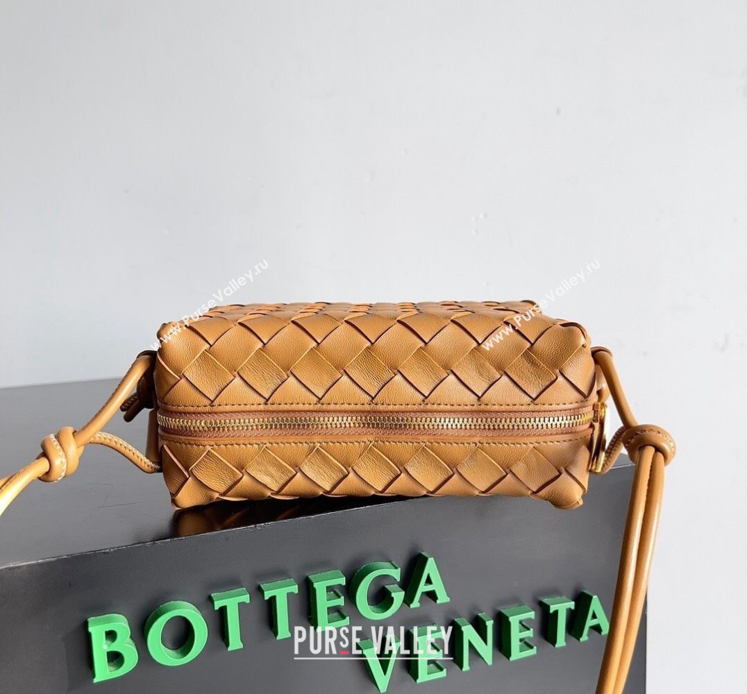 Bottega Veneta Mini Loop Camera Intrecciato leather cross-body Bag ALMOND 2024 (misu-23122008)