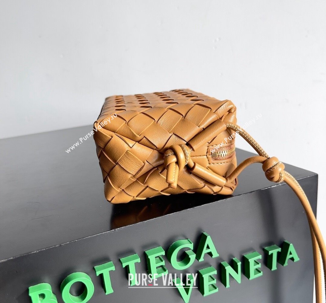 Bottega Veneta Mini Loop Camera Intrecciato leather cross-body Bag ALMOND 2024 (misu-23122008)