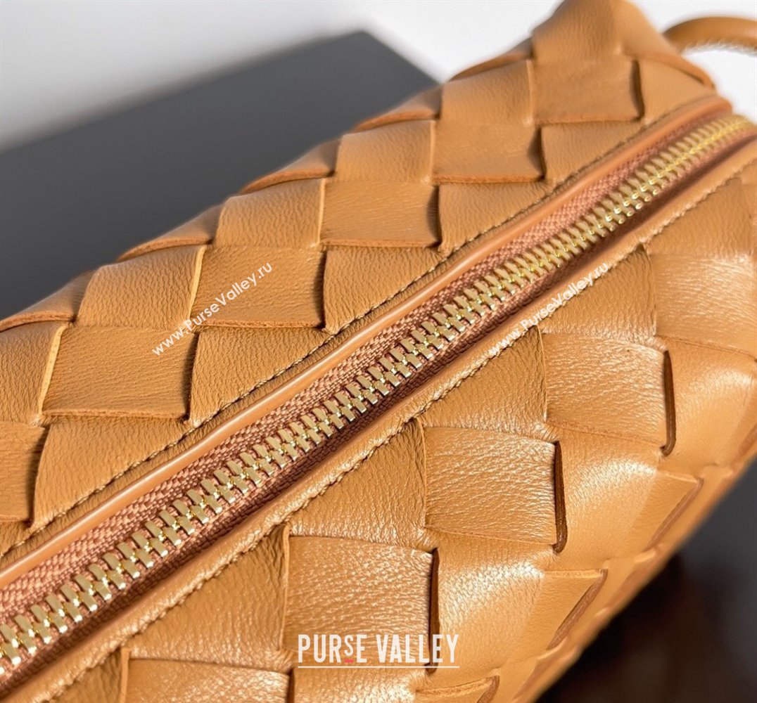 Bottega Veneta Mini Loop Camera Intrecciato leather cross-body Bag ALMOND 2024 (misu-23122008)