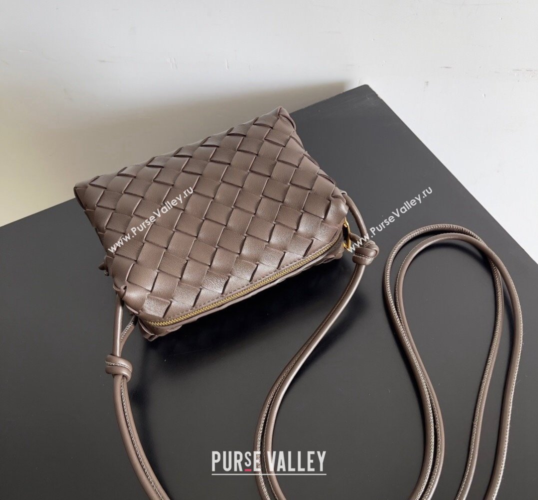 Bottega Veneta Mini Loop Camera Intrecciato leather cross-body Bag FONDANT 2024 (misu-23122010)