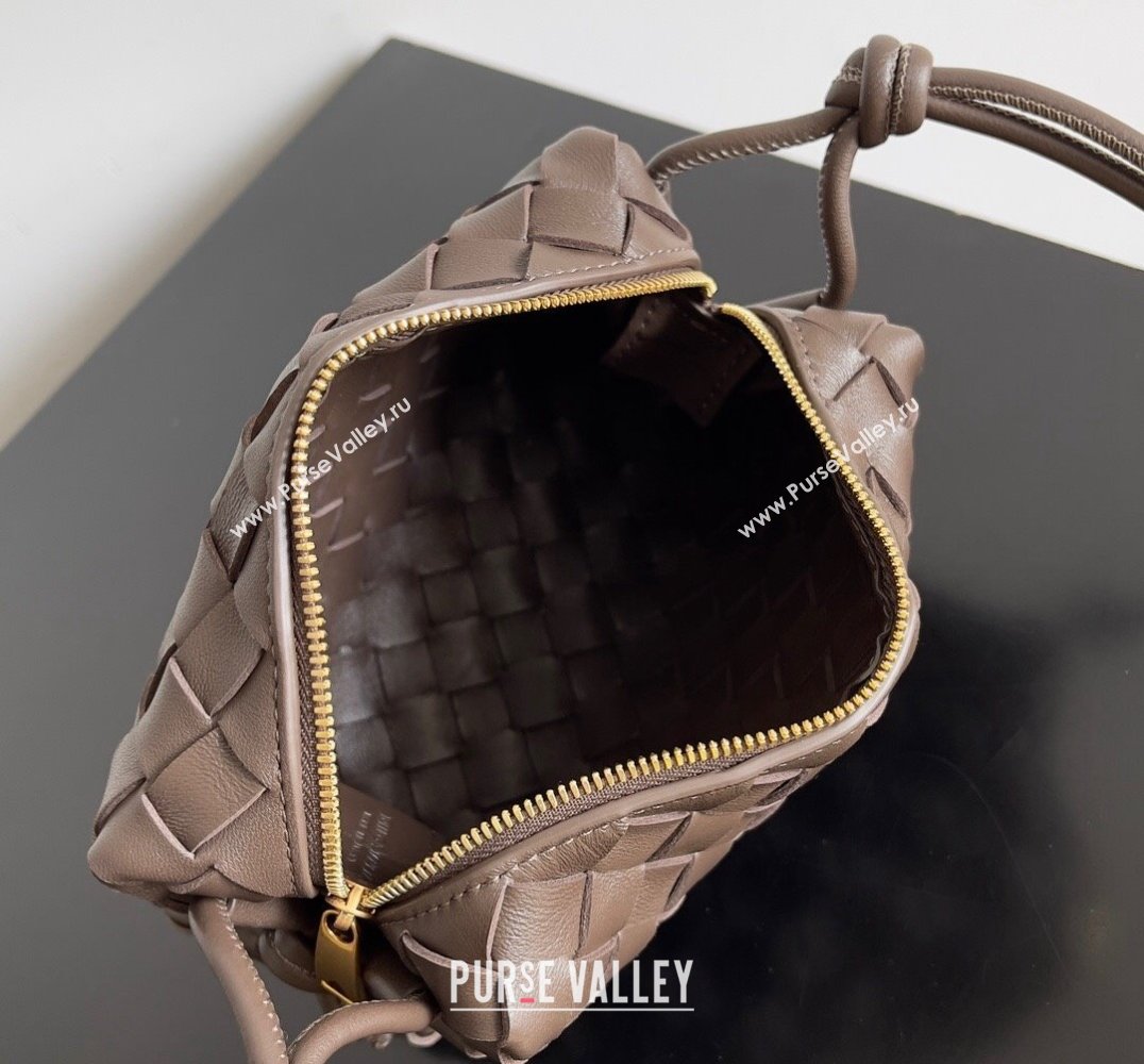 Bottega Veneta Mini Loop Camera Intrecciato leather cross-body Bag FONDANT 2024 (misu-23122010)