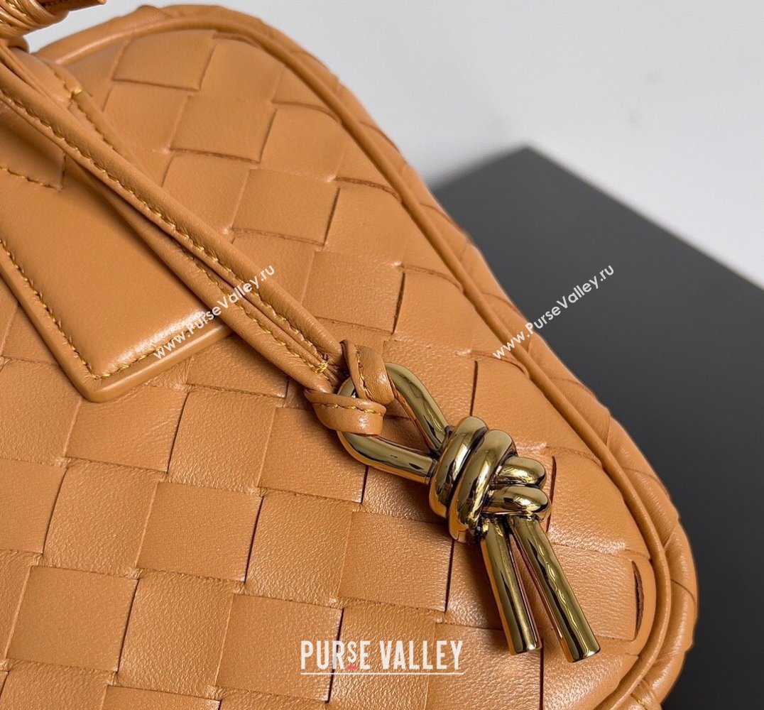 Bottega Veneta Small Getaway Intrecciato leather top handle bag with adjustable and detachable strap ALMOND 2024 (misu-23122026)