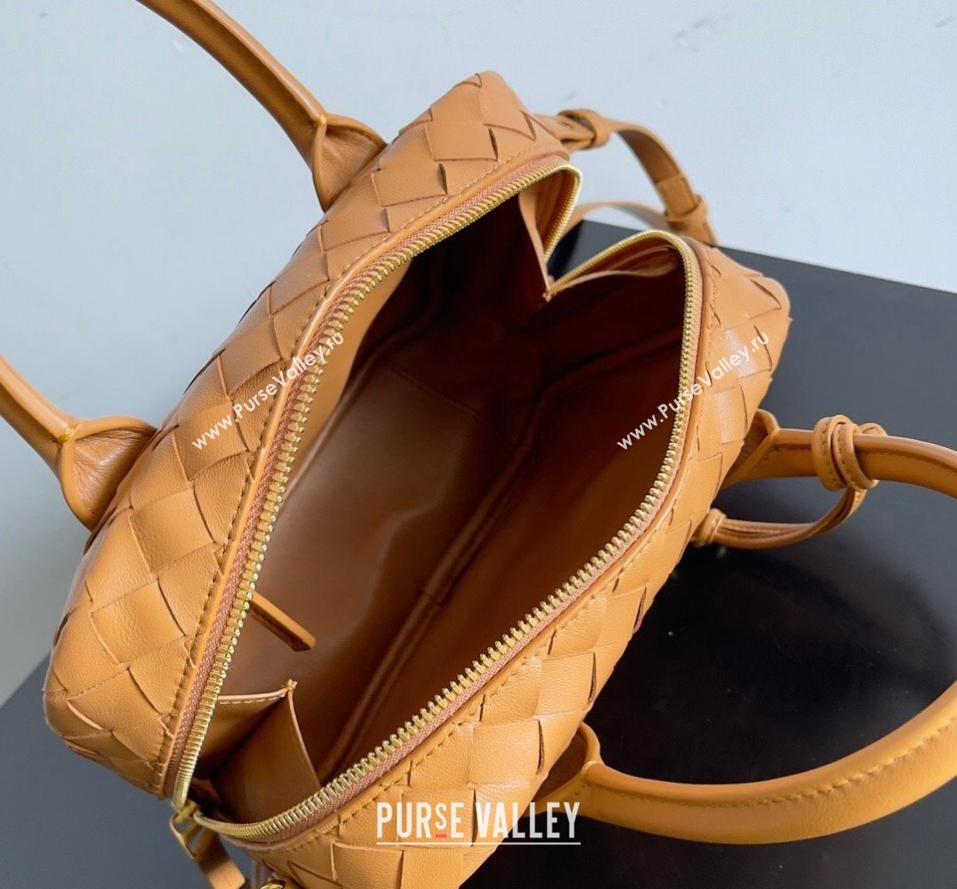 Bottega Veneta Small Getaway Intrecciato leather top handle bag with adjustable and detachable strap ALMOND 2024 (misu-23122026)