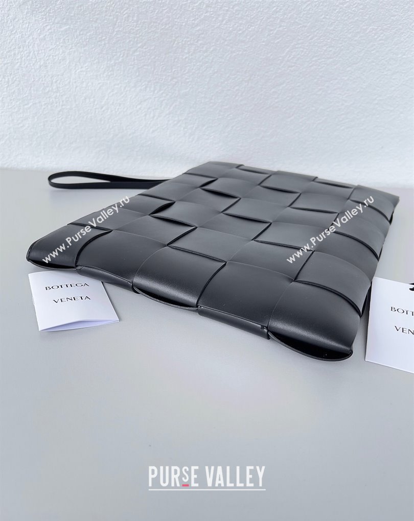 Bottega Veneta Large Cassette Pouch Intreccio leather wristlet Bag Black 2024 (misu-23122013)