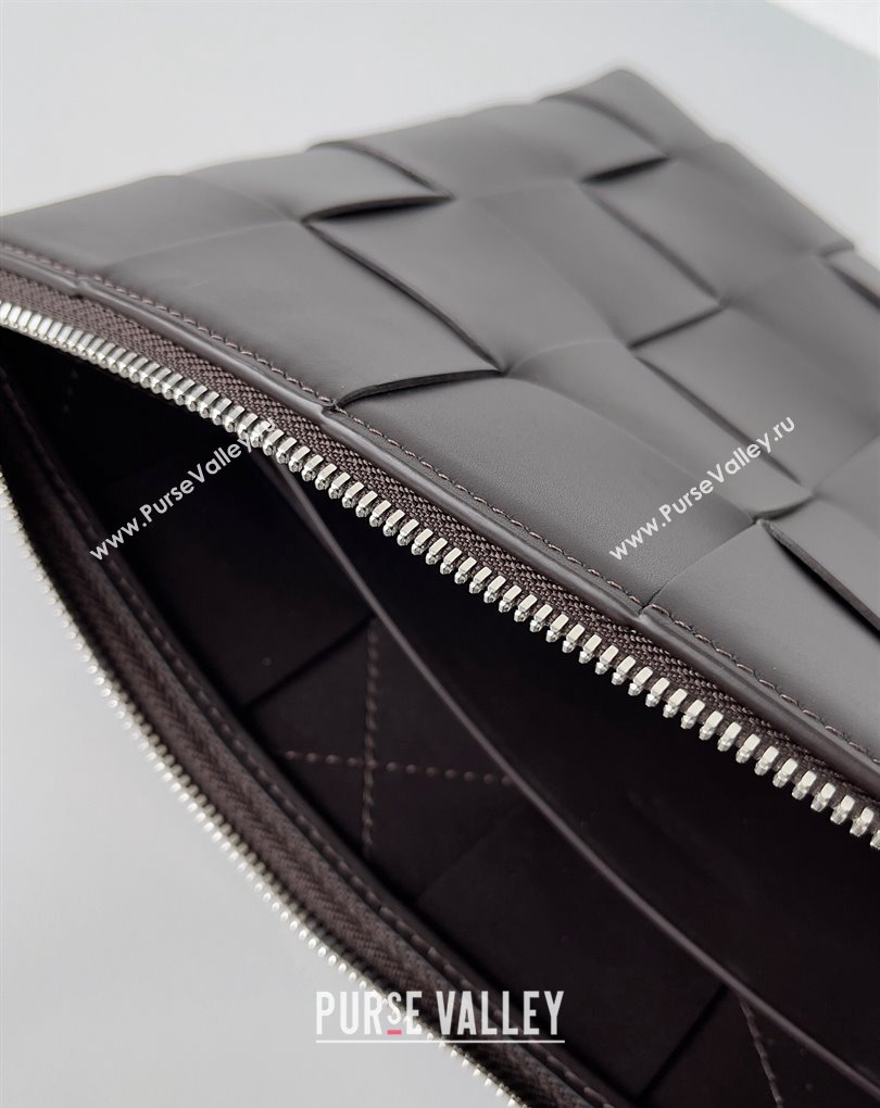 Bottega Veneta Large Cassette Pouch Intreccio leather wristlet Bag LIGHT BROWN 2024 (misu-23122014)