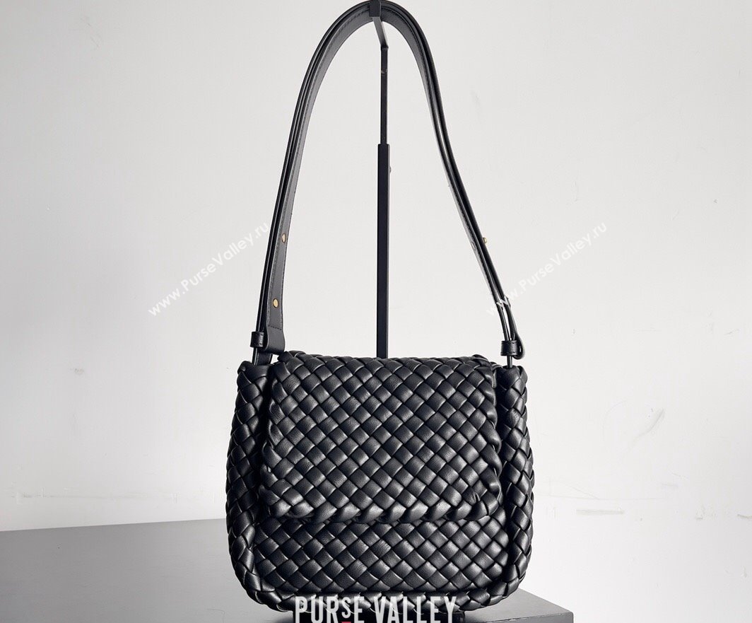 Bottega Veneta Mini Cobble Shoulder Bag in padded Intreccio leather Black 2024 (misu-23122003)