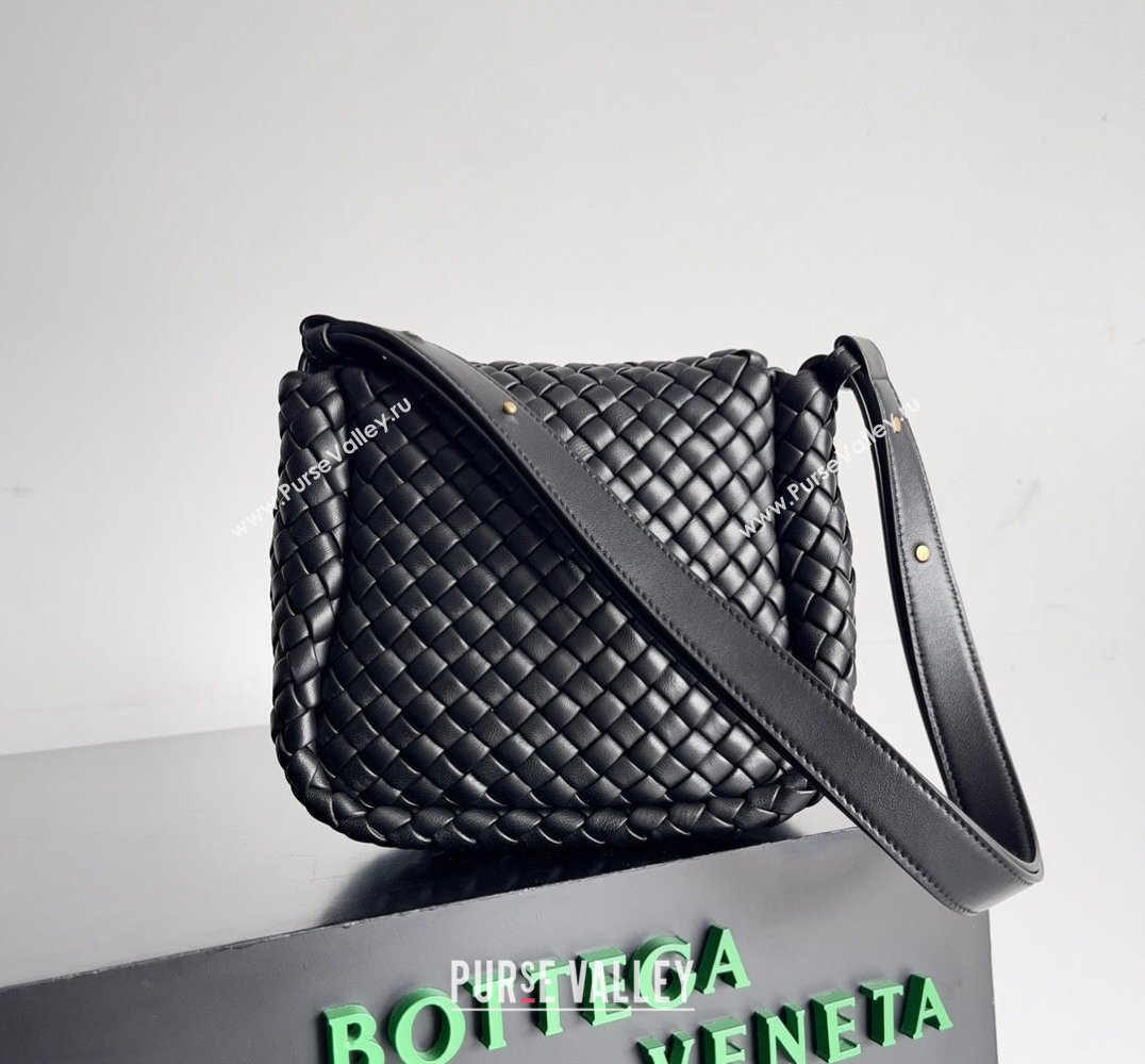 Bottega Veneta Mini Cobble Shoulder Bag in padded Intreccio leather Black 2024 (misu-23122003)