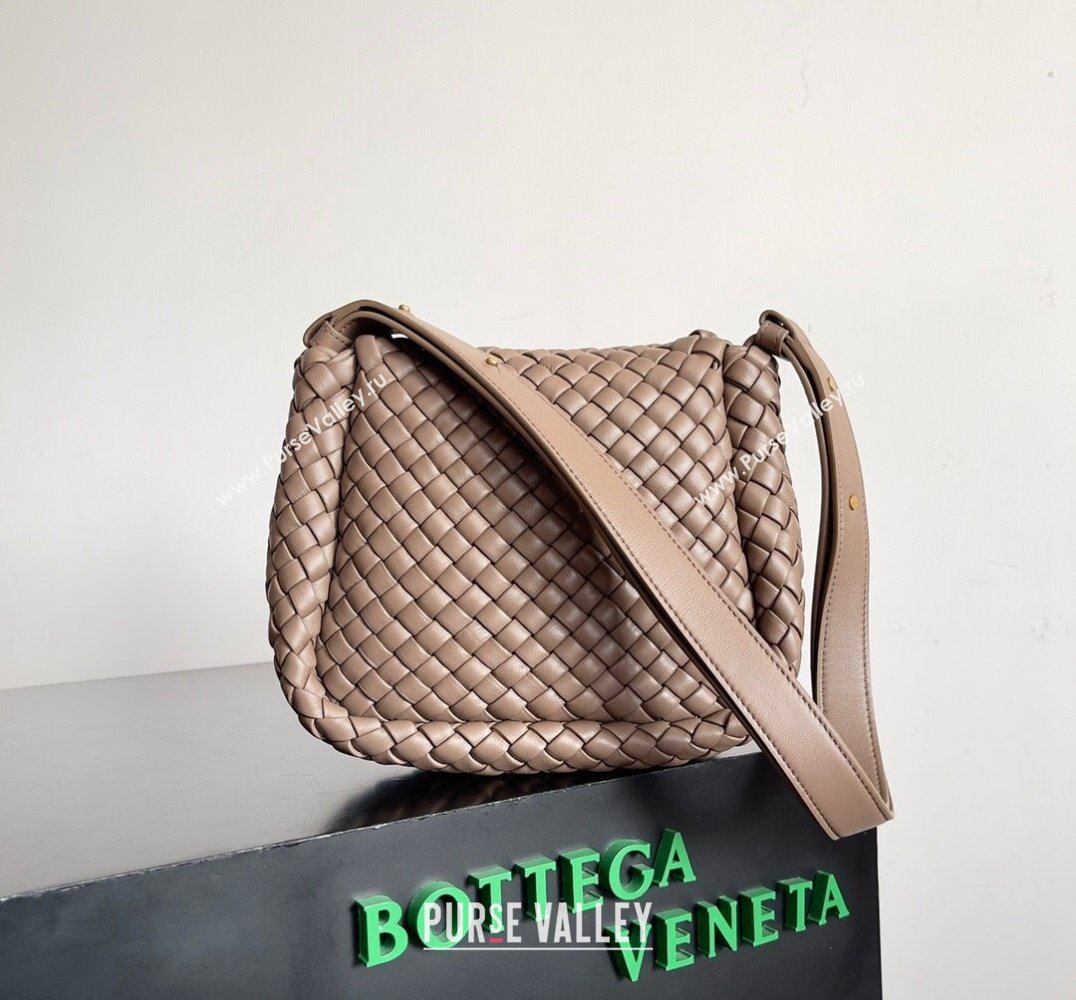 Bottega Veneta Mini Cobble Shoulder Bag in padded Intreccio leather TAUPE GREY 2024 (misu-23122004)