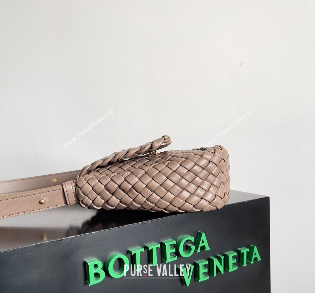 Bottega Veneta Mini Cobble Shoulder Bag in padded Intreccio leather TAUPE GREY 2024 (misu-23122004)
