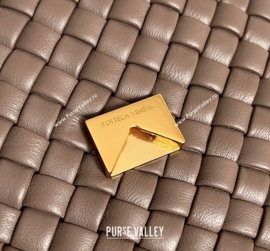 Bottega Veneta Mini Cobble Shoulder Bag in padded Intreccio leather TAUPE GREY 2024 (misu-23122004)