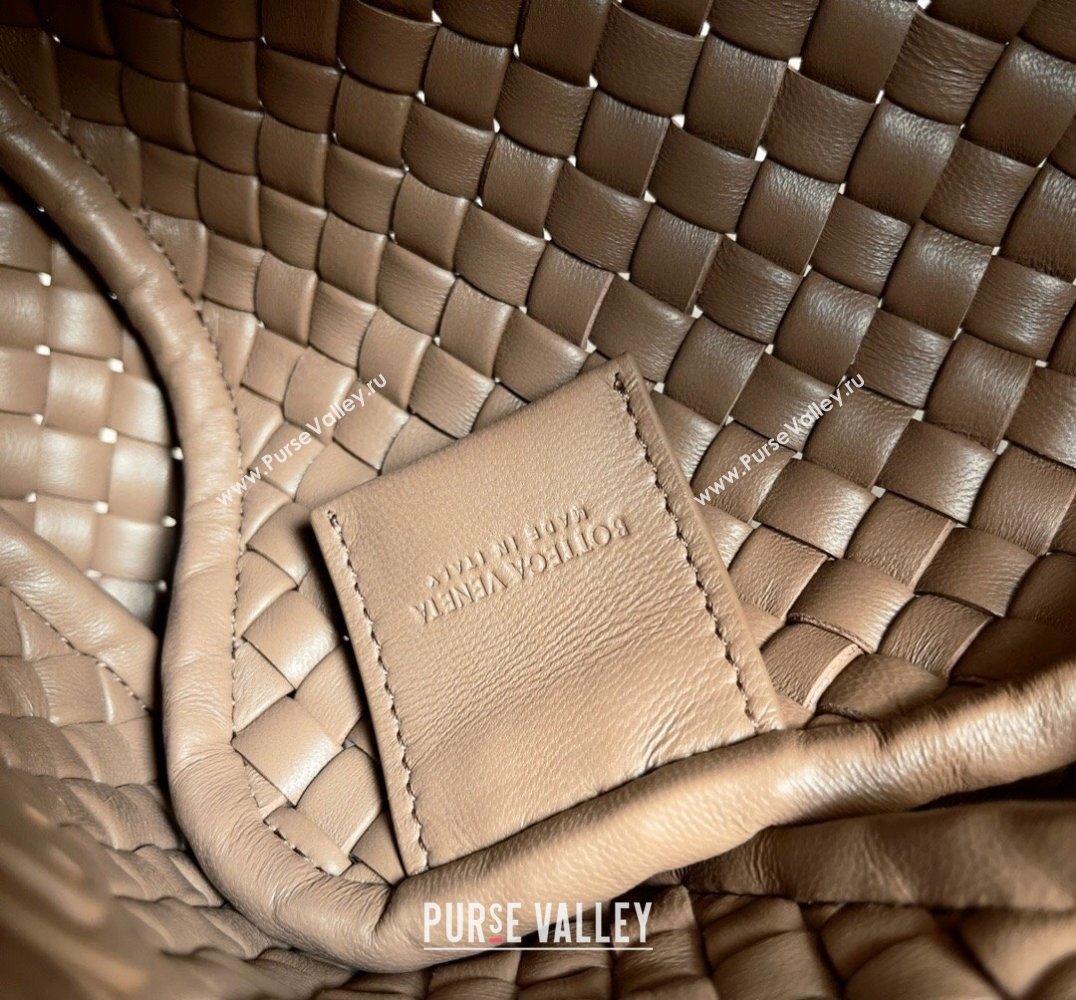 Bottega Veneta Mini Cobble Shoulder Bag in padded Intreccio leather TAUPE GREY 2024 (misu-23122004)