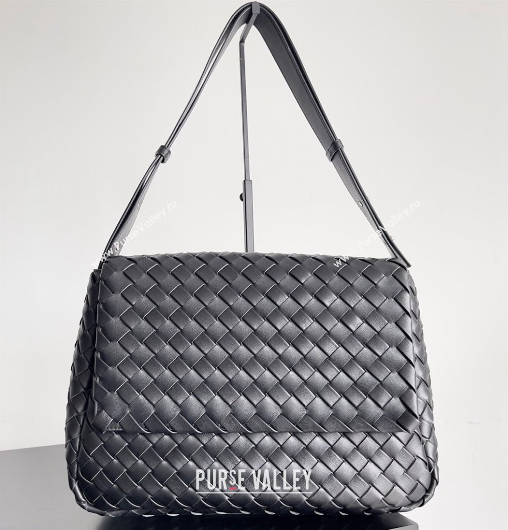 Bottega Veneta Large Cobble Shoulder Bag in padded Intreccio leather Black 2024 (misu-23122001)