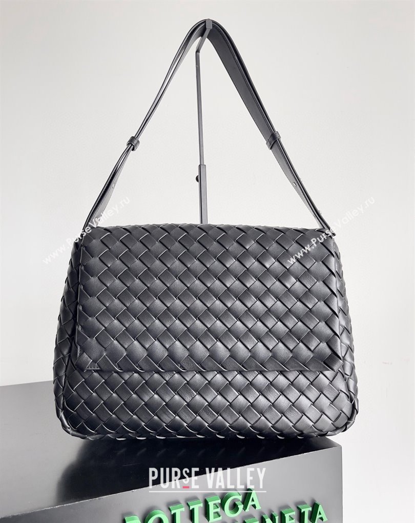Bottega Veneta Large Cobble Shoulder Bag in padded Intreccio leather Black 2024 (misu-23122001)