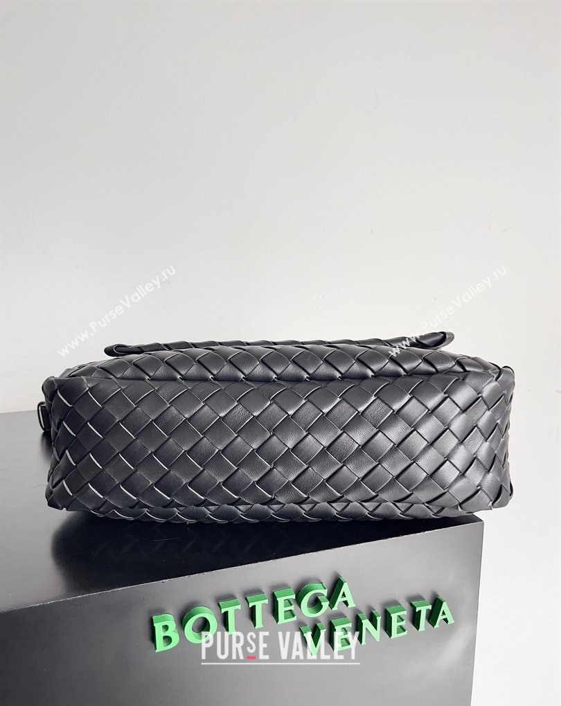 Bottega Veneta Large Cobble Shoulder Bag in padded Intreccio leather Black 2024 (misu-23122001)