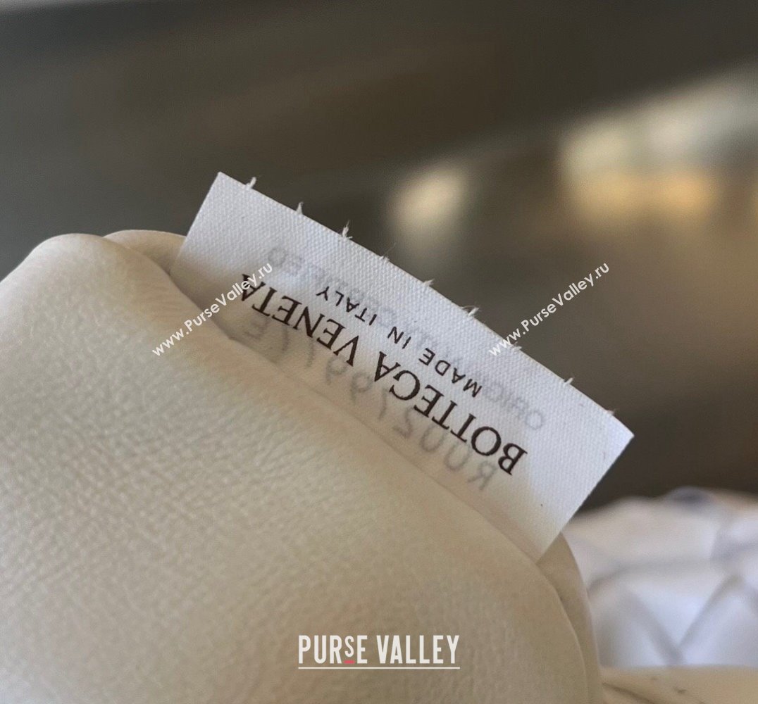 Bottega Veneta Large Gemelli Intrecciato leather shoulder bag 764053 White 2023 (wante-23122002)