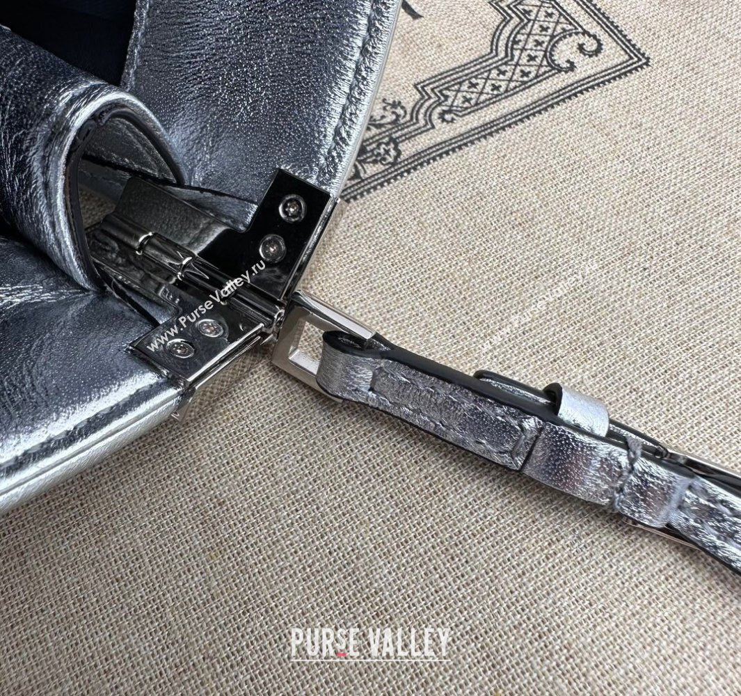 Gucci Horsebit Slim small shoulder bag 764191 Leather Metallic silver (dlh-23122117)