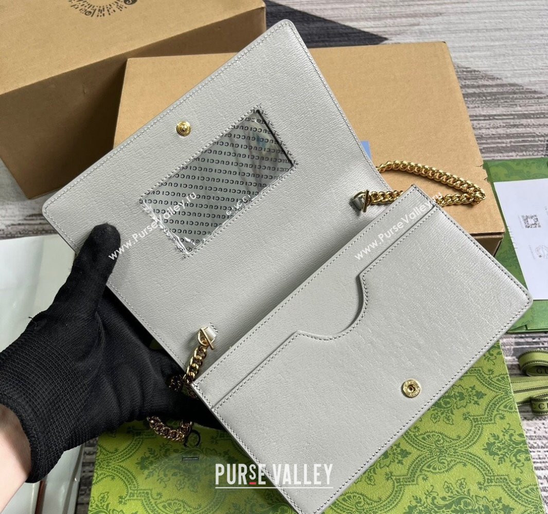 Gucci Chain wallet with Gucci script 772643 leather Light Gray 2024 (dlh-23122254)