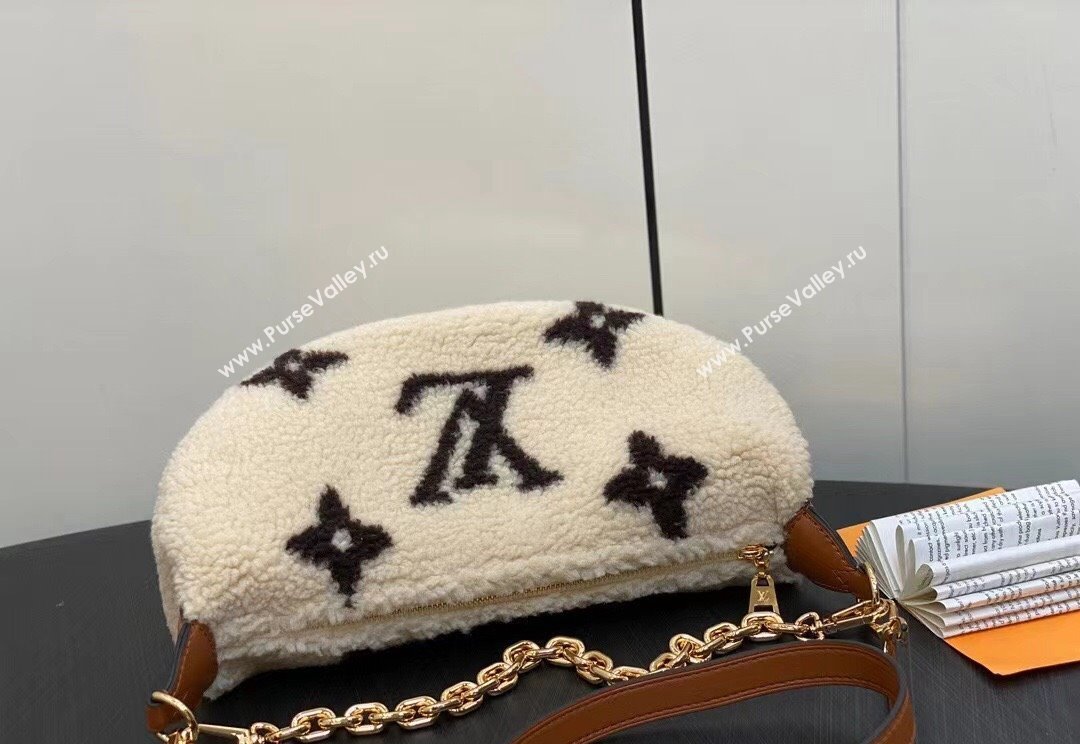 Louis Vuitton Shearling Over The Moon Bag M23321 LV Ski Cream/Brown 2024 (kiki-23122312)