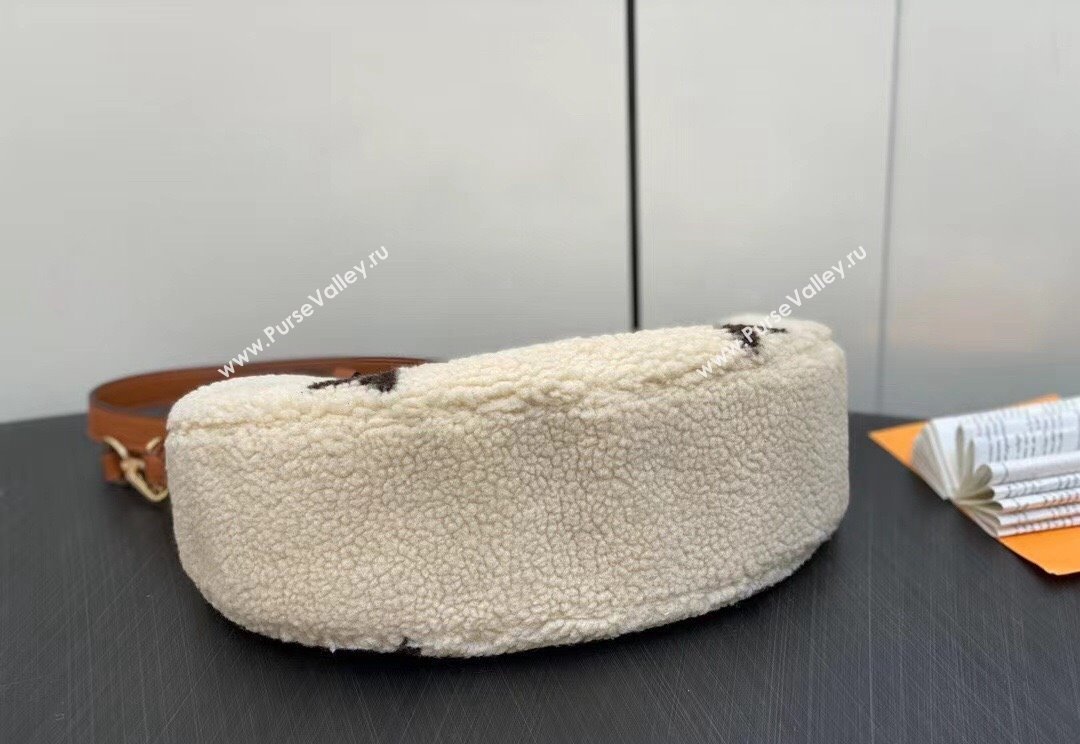 Louis Vuitton Shearling Over The Moon Bag M23321 LV Ski Cream/Brown 2024 (kiki-23122312)