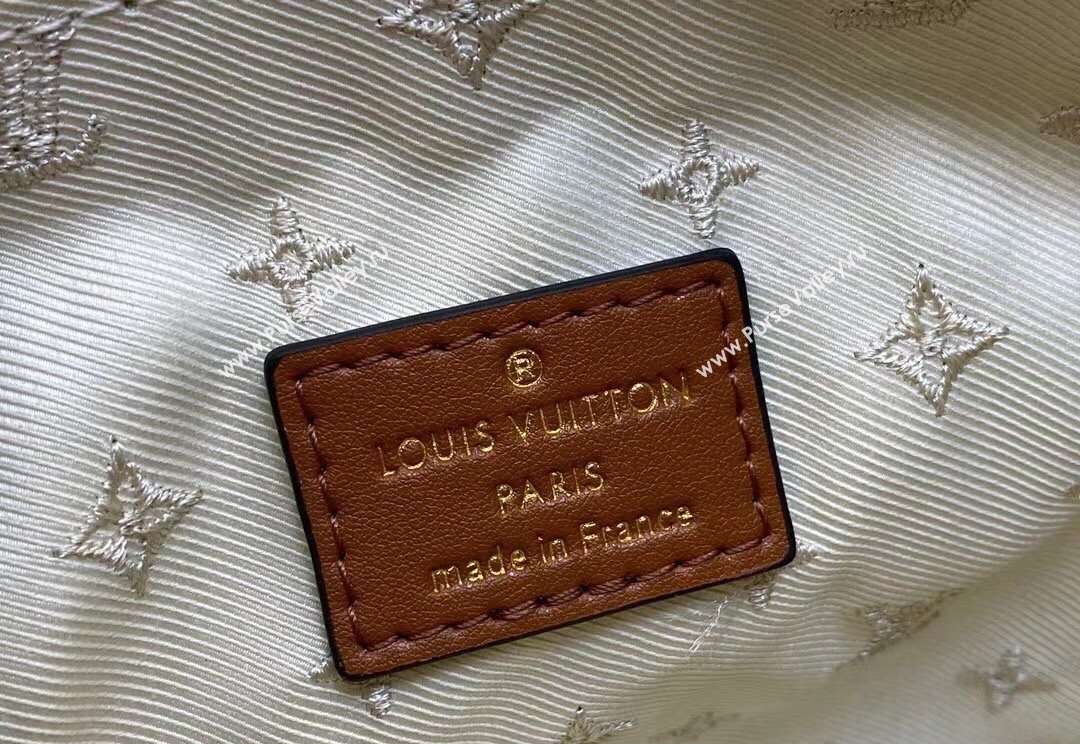 Louis Vuitton Shearling Over The Moon Bag M23321 LV Ski Cream/Brown 2024 (kiki-23122312)
