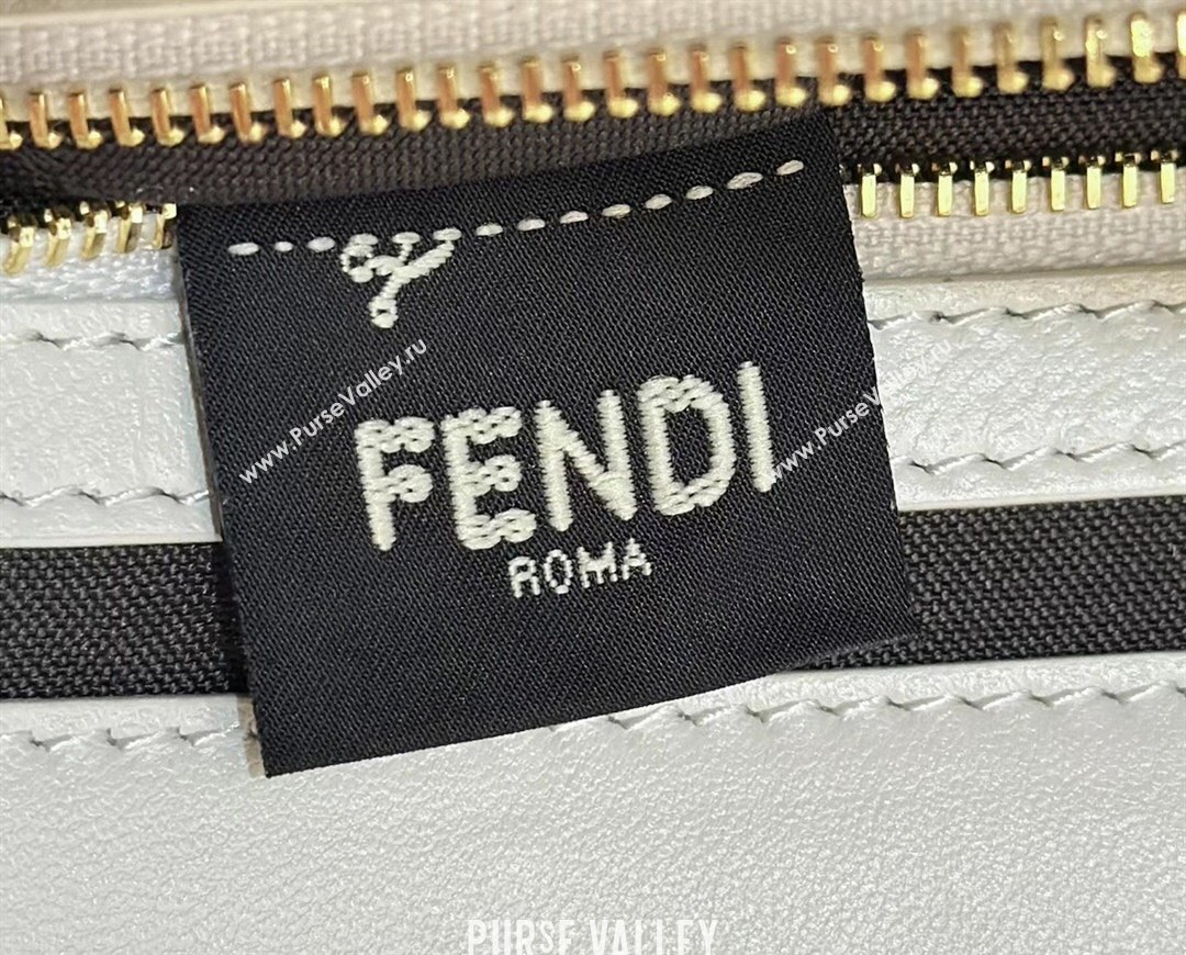 Fendi Nappa Leather Medium Baguette Bag White (chaoliu-23122620)
