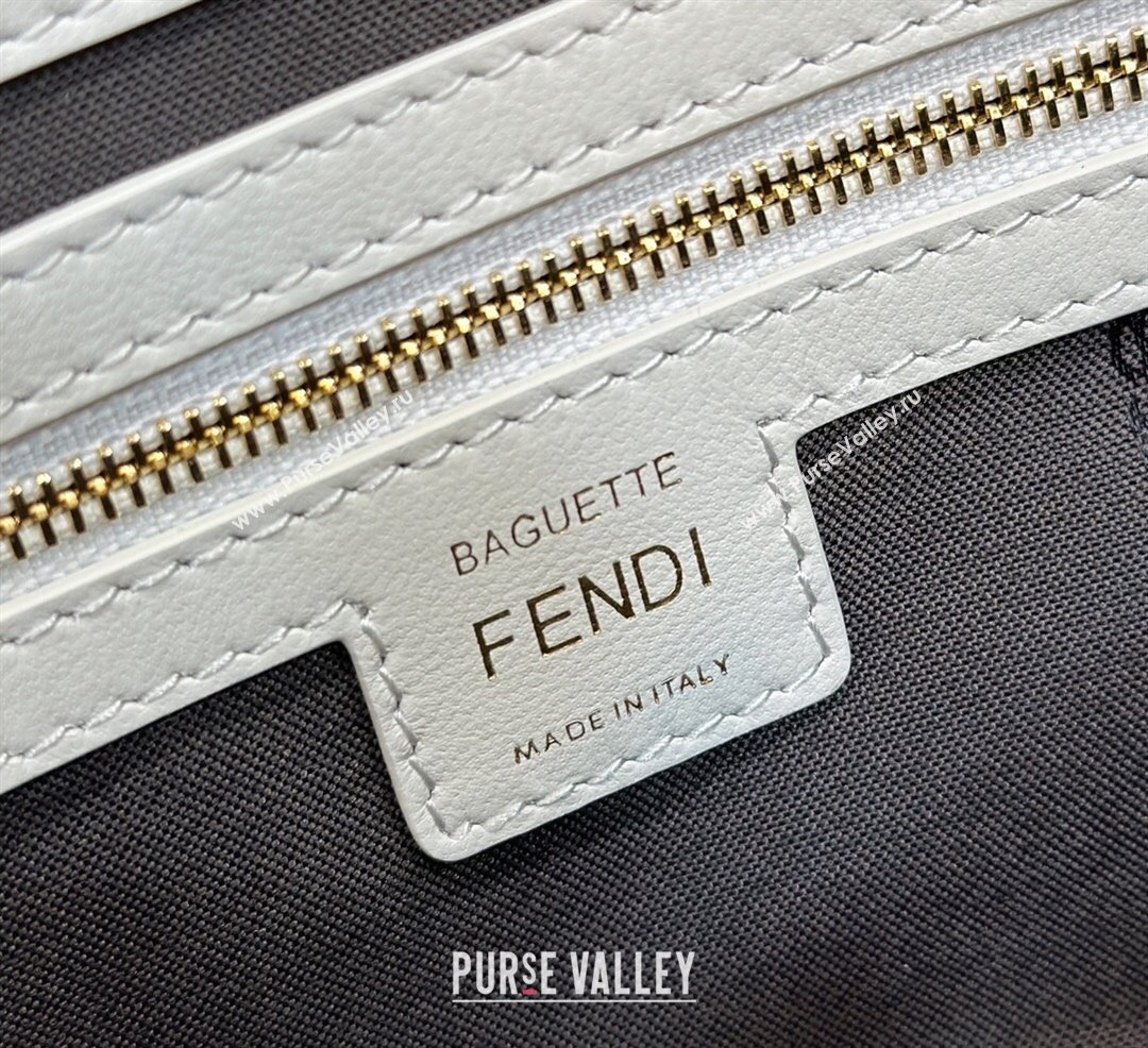 Fendi Nappa Leather Medium Baguette Bag White (chaoliu-23122620)