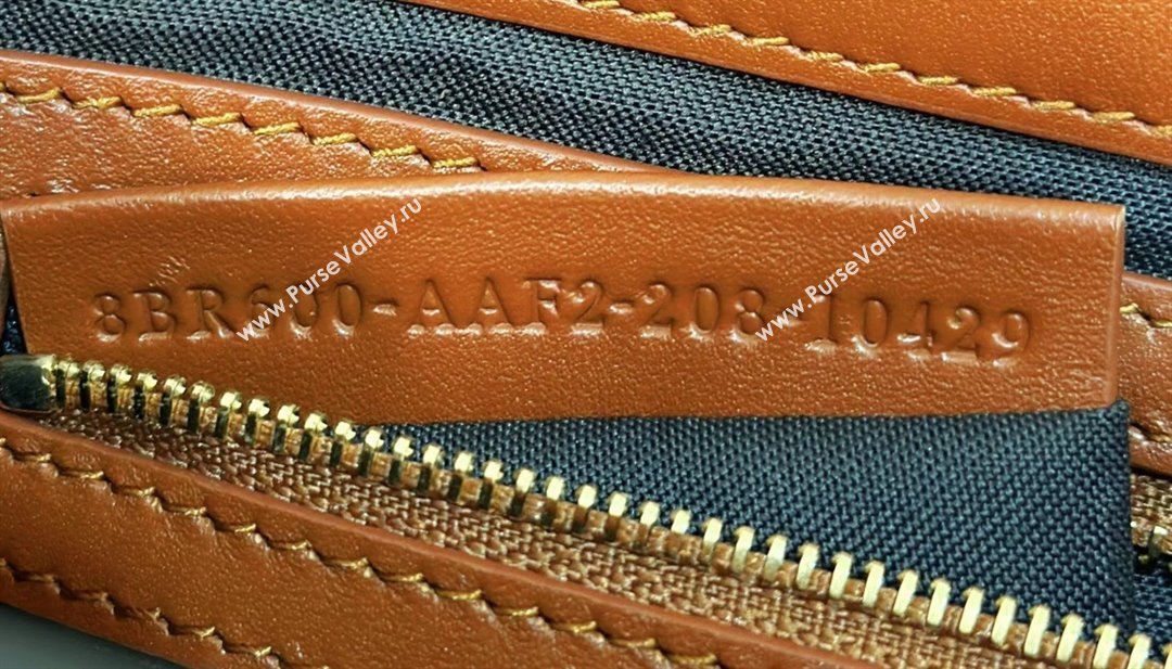 Fendi Nappa Leather Medium Baguette Bag Brown (chaoliu-23122622)