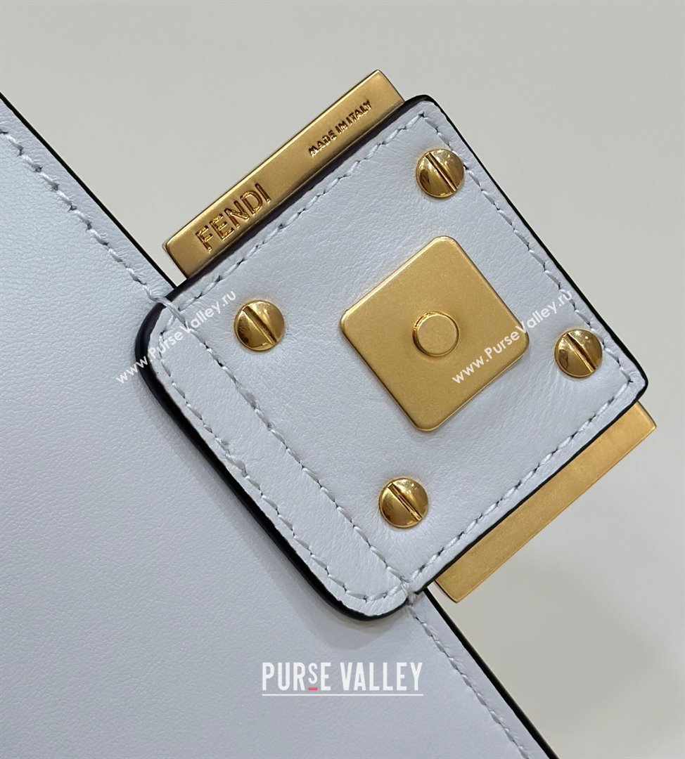 Fendi Nappa Leather Mini Baguette bag White (chaoliu-23122627)