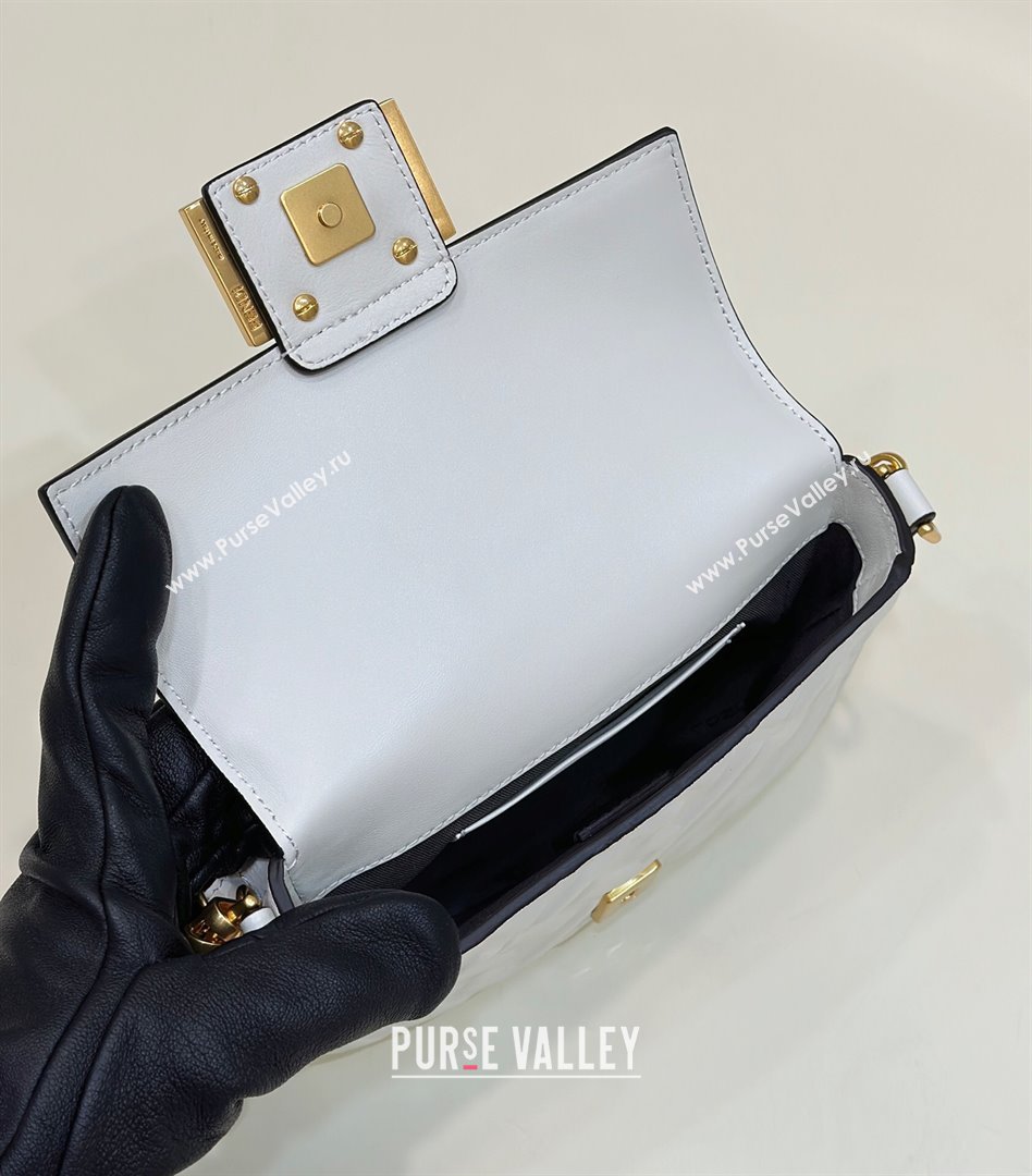 Fendi Nappa Leather Mini Baguette bag White (chaoliu-23122627)
