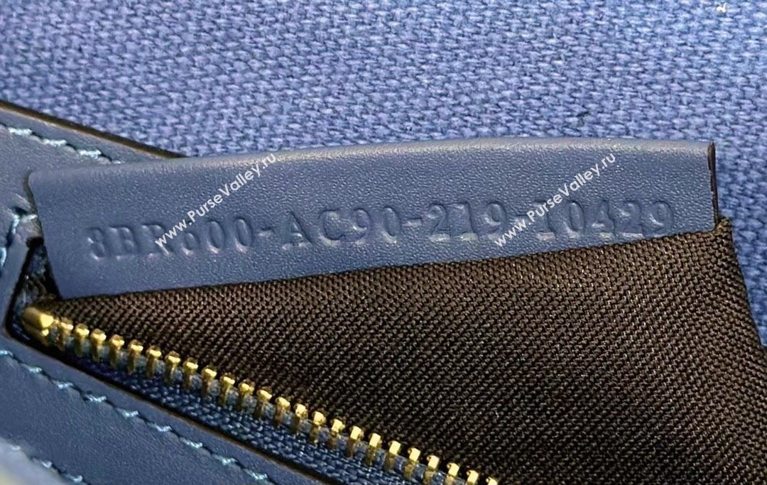 Fendi Medium Baguette bag in Blue canvas with FF embroidery (chaoliu-23122611)