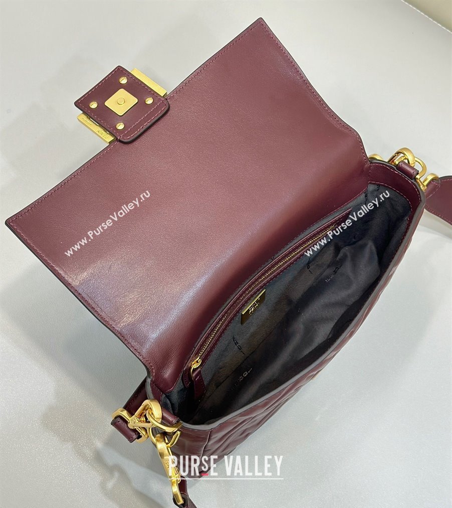 Fendi Nappa Leather Medium Baguette Bag Burgundy (chaoliu-23122624)