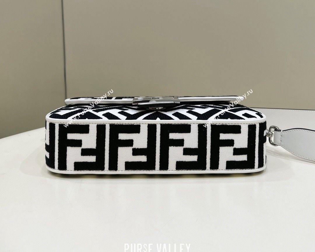 Fendi Medium Baguette bag in White/Black canvas with FF embroidery (chaoliu-23122613)