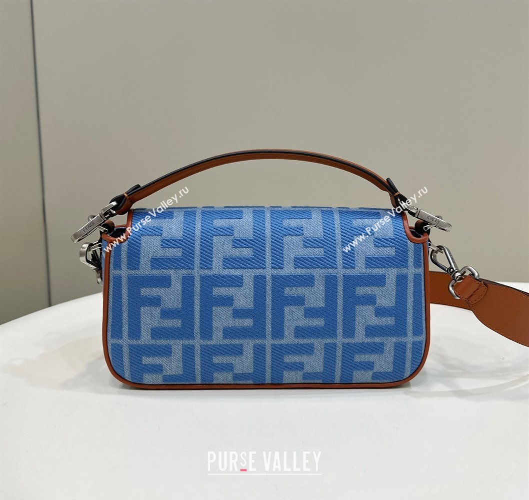 Fendi Medium Baguette bag in Denim Blue with FF embroidery (chaoliu-23122610)