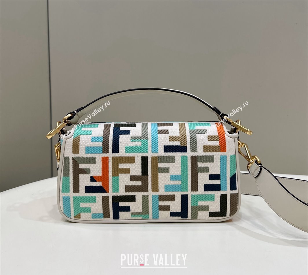 Fendi Medium Baguette bag in Multicolor White canvas with FF embroidery (chaoliu-23122614)