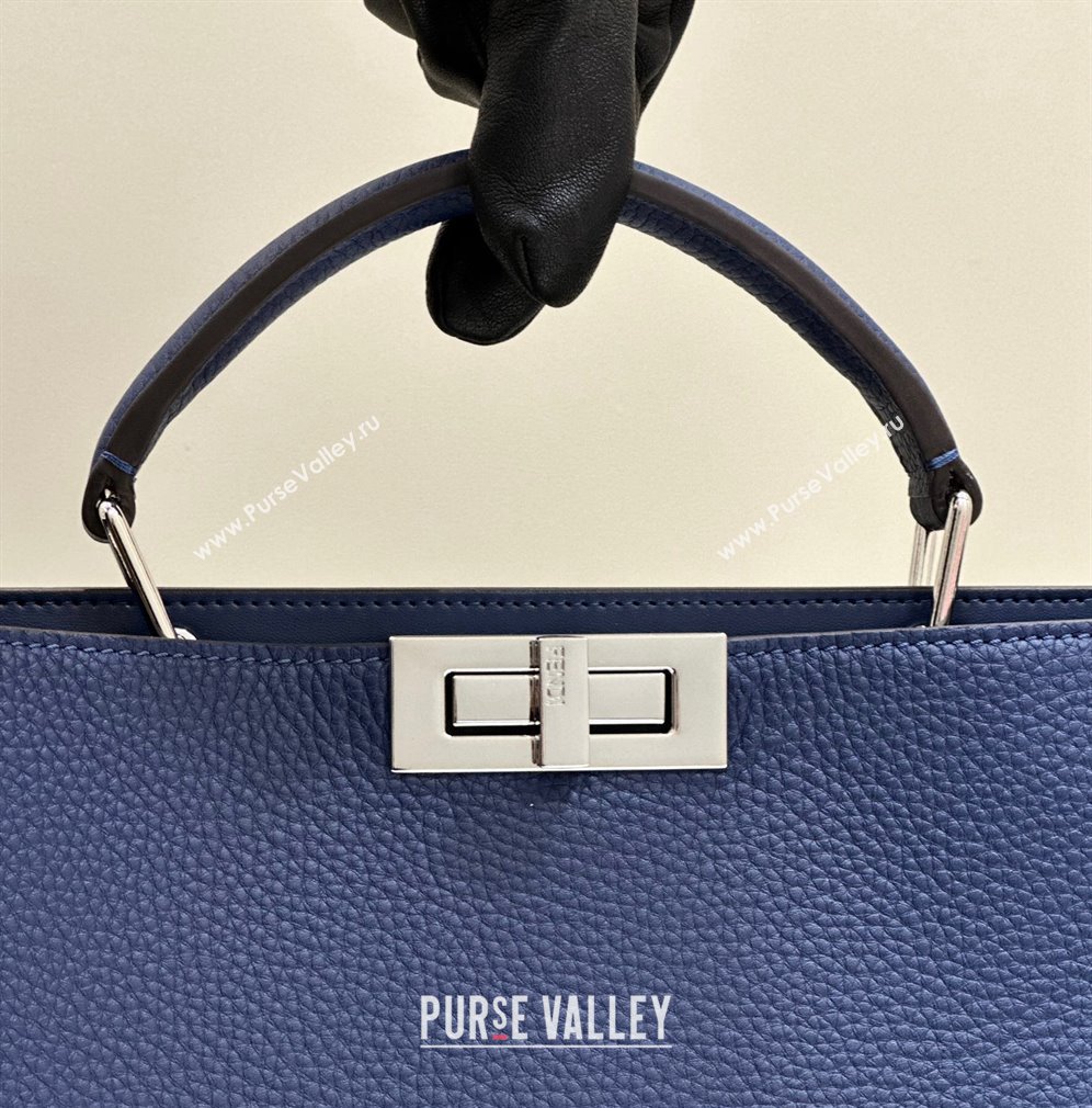 Fendi Peekaboo Iseeu Medium Bag in Selleria Leather 7VA529 Dark Blue/Blue (chaoliu-23122729)