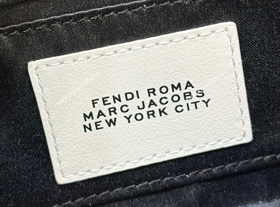 Fendi by Marc Jacobs Baguette Phone Pouch Bag in Print Leather Black 2024 (chaoliu-23122743)