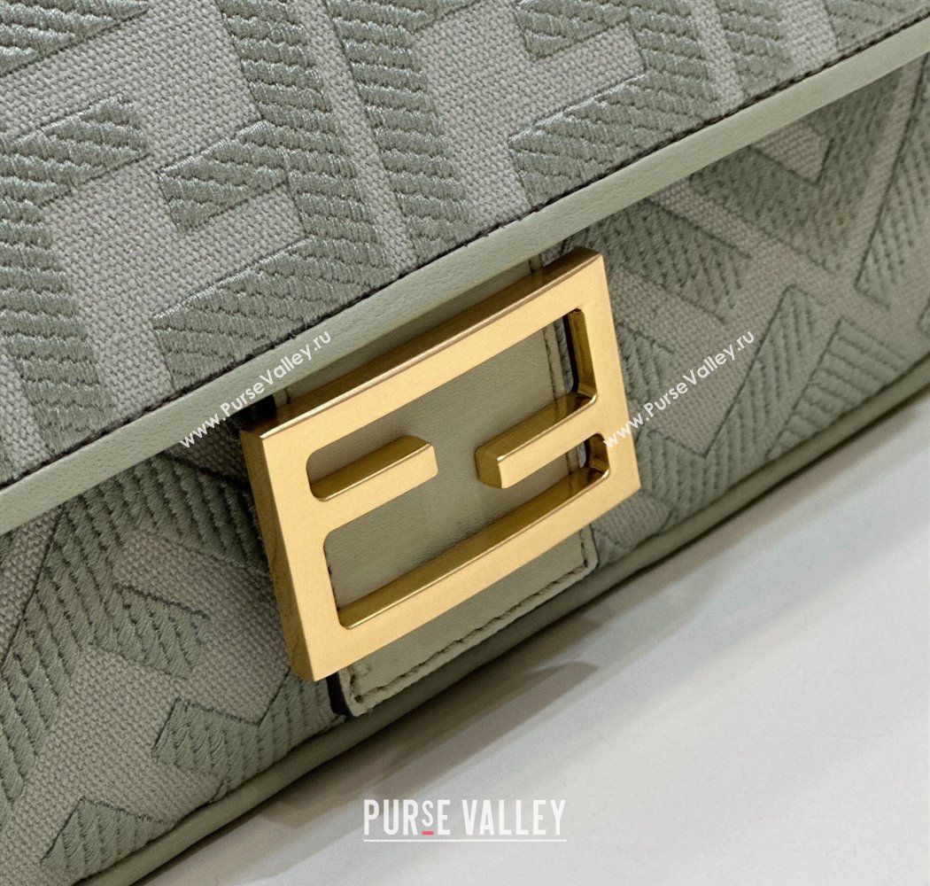 Fendi Medium Baguette bag in Green canvas with FF embroidery (chaoliu-23122612)