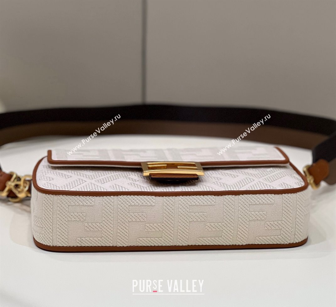 Fendi Medium Baguette bag in White canvas with FF embroidery (chaoliu-23122606)