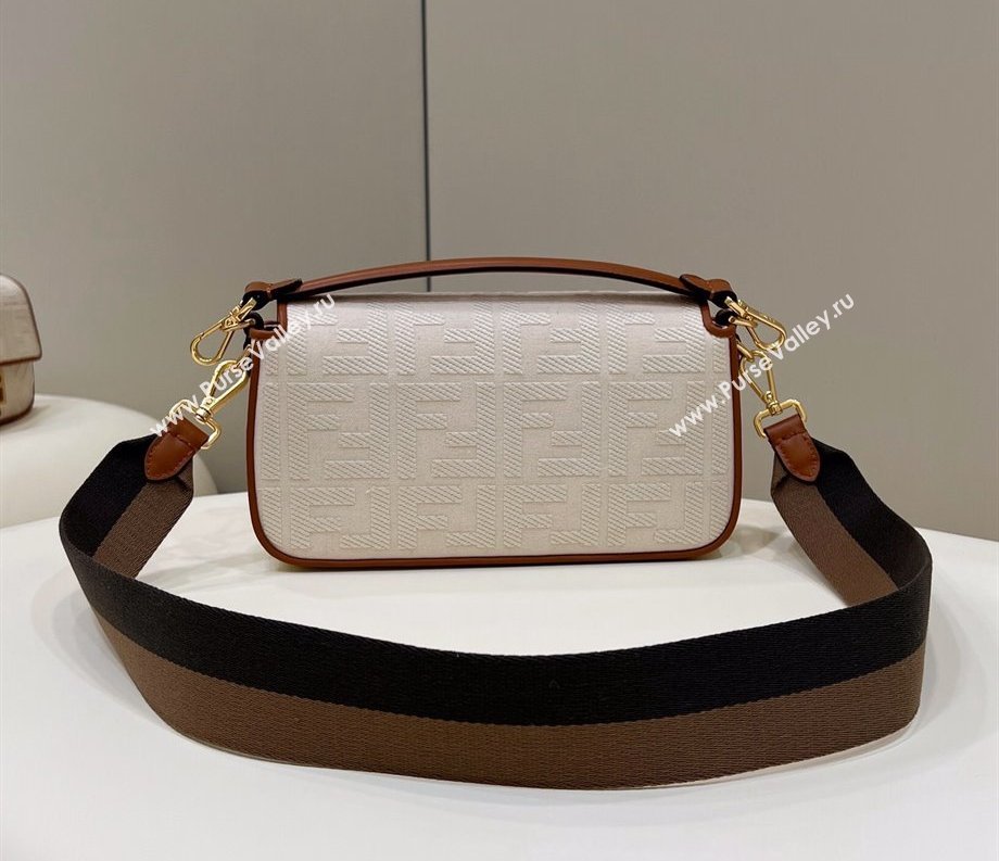 Fendi Medium Baguette bag in White canvas with FF embroidery (chaoliu-23122606)