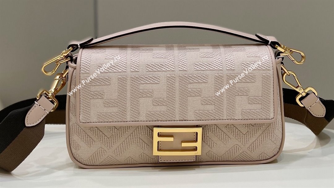 Fendi Medium Baguette bag in Beige canvas with FF embroidery (chaoliu-23122607)