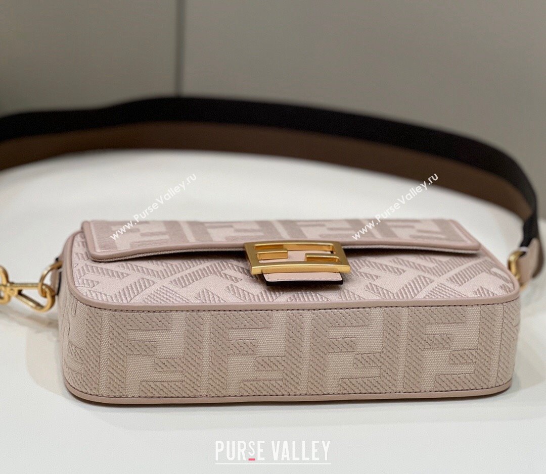 Fendi Medium Baguette bag in Beige canvas with FF embroidery (chaoliu-23122607)
