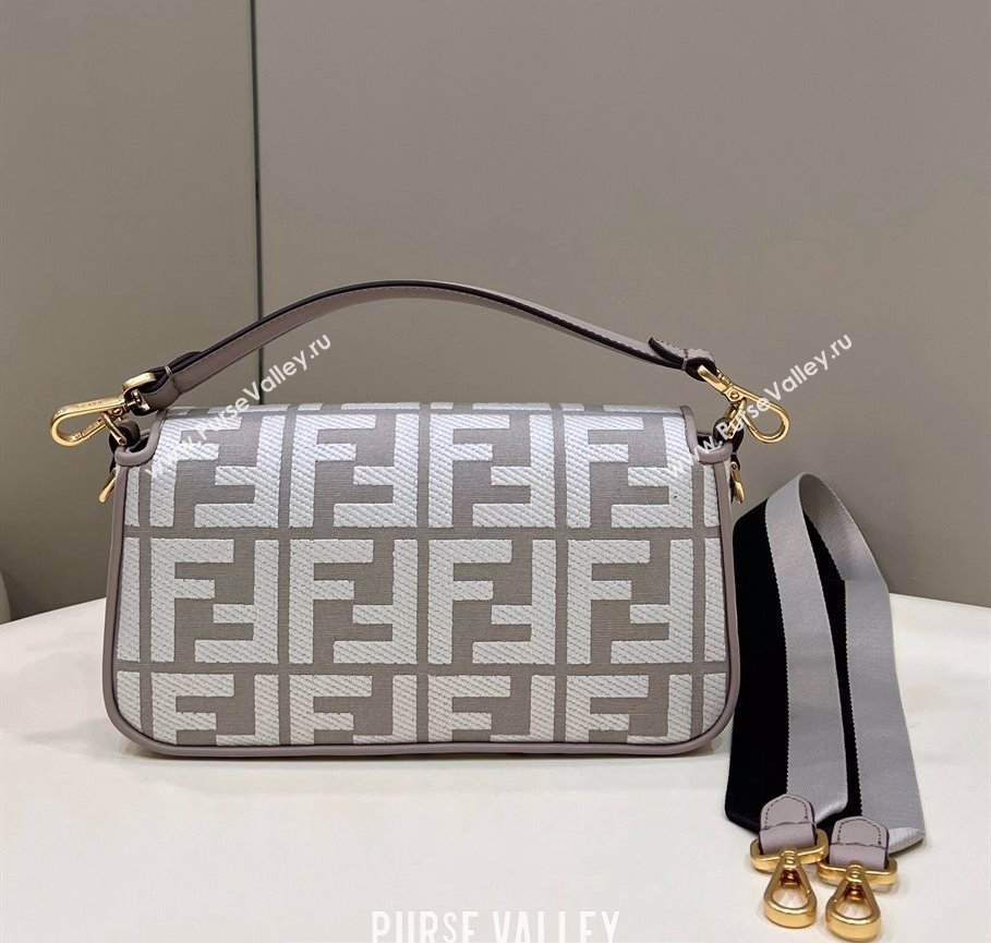 Fendi Medium Baguette bag in Gray canvas with FF embroidery (chaoliu-23122602)