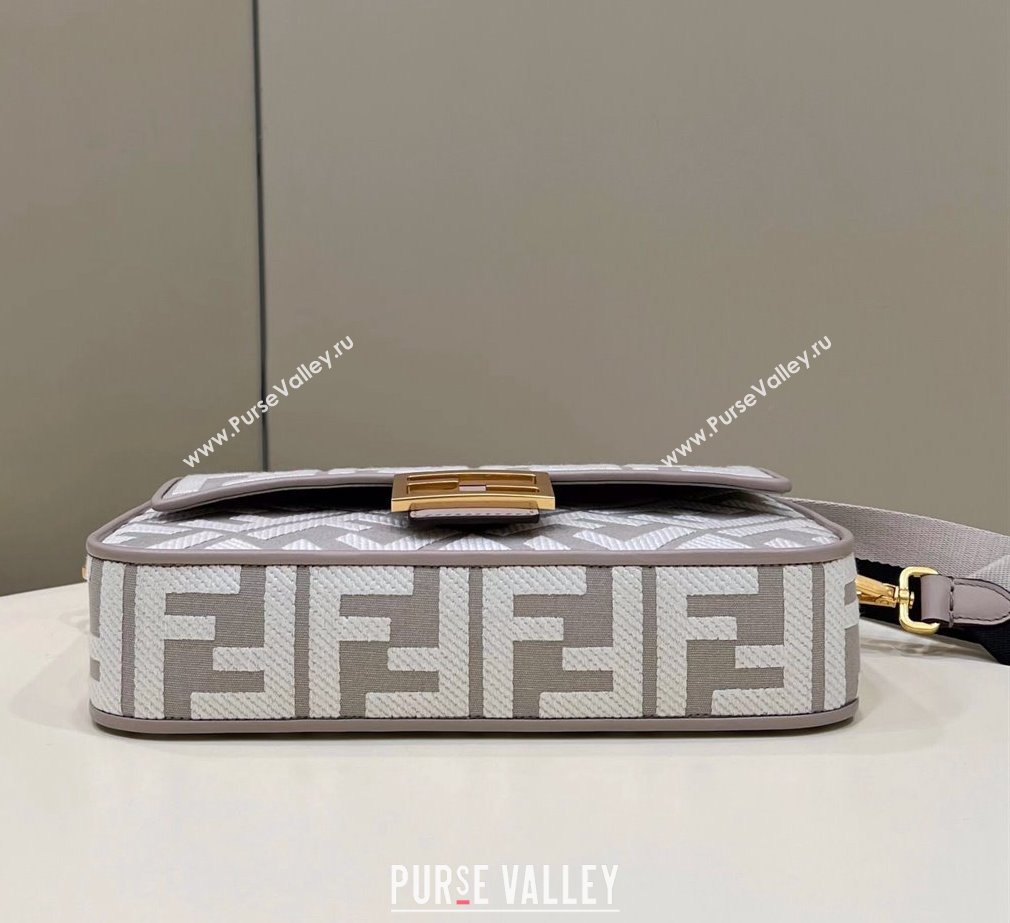 Fendi Medium Baguette bag in Gray canvas with FF embroidery (chaoliu-23122602)