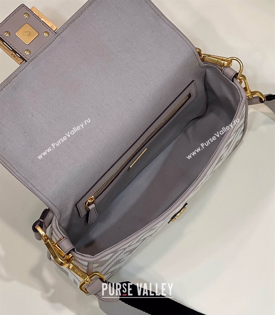 Fendi Medium Baguette bag in Gray canvas with FF embroidery (chaoliu-23122602)