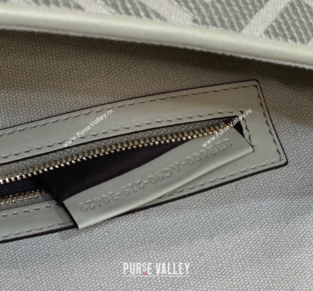 Fendi Medium Baguette bag in Green canvas with FF embroidery (chaoliu-23122612)